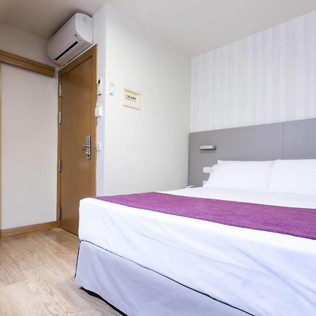 Di' Carlo Hotel Madrid Luaran gambar