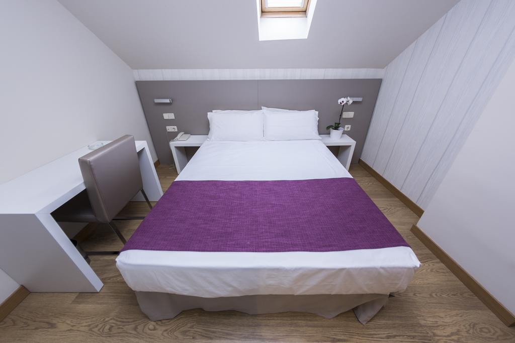 Di' Carlo Hotel Madrid Luaran gambar