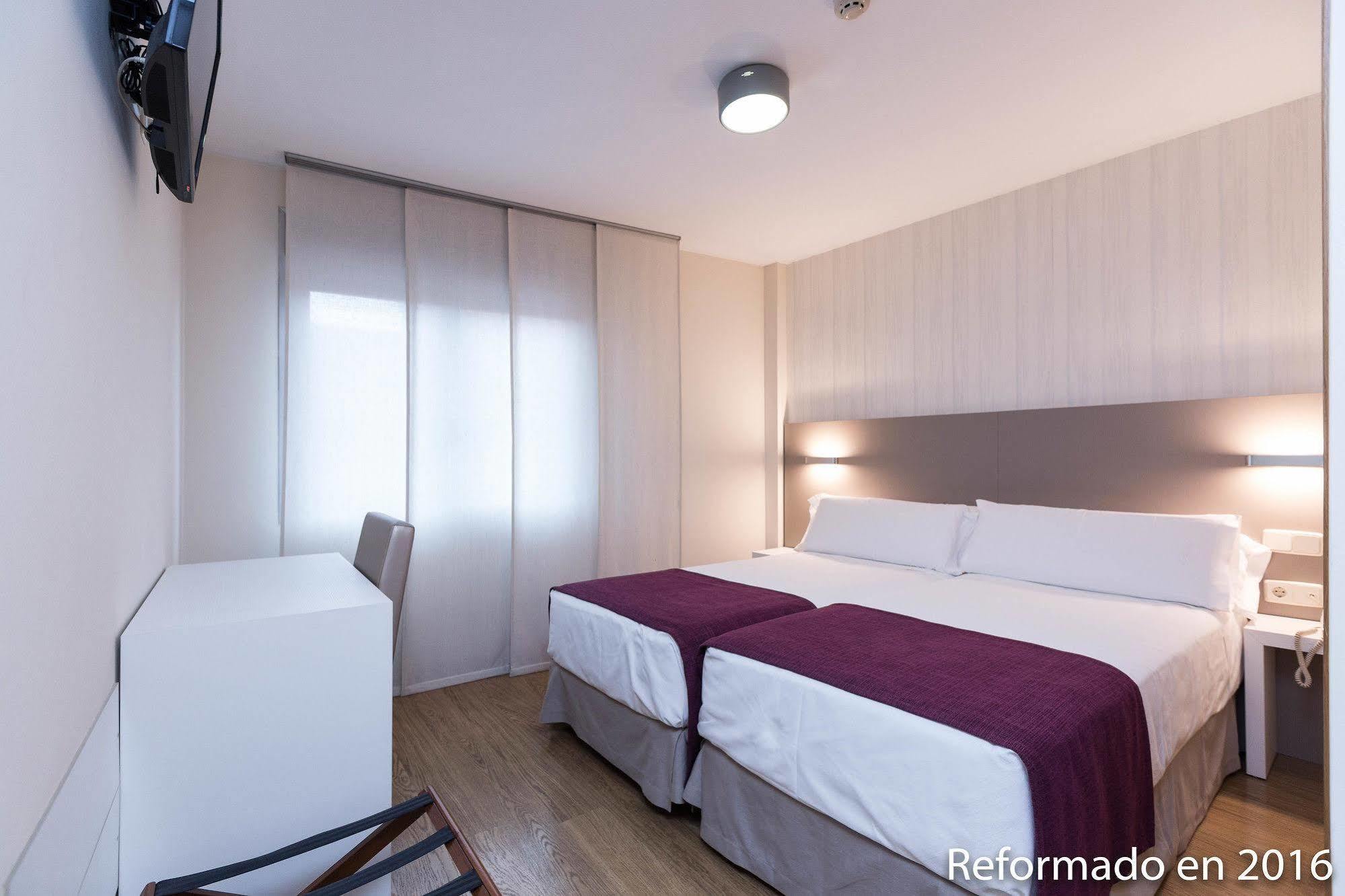 Di' Carlo Hotel Madrid Luaran gambar