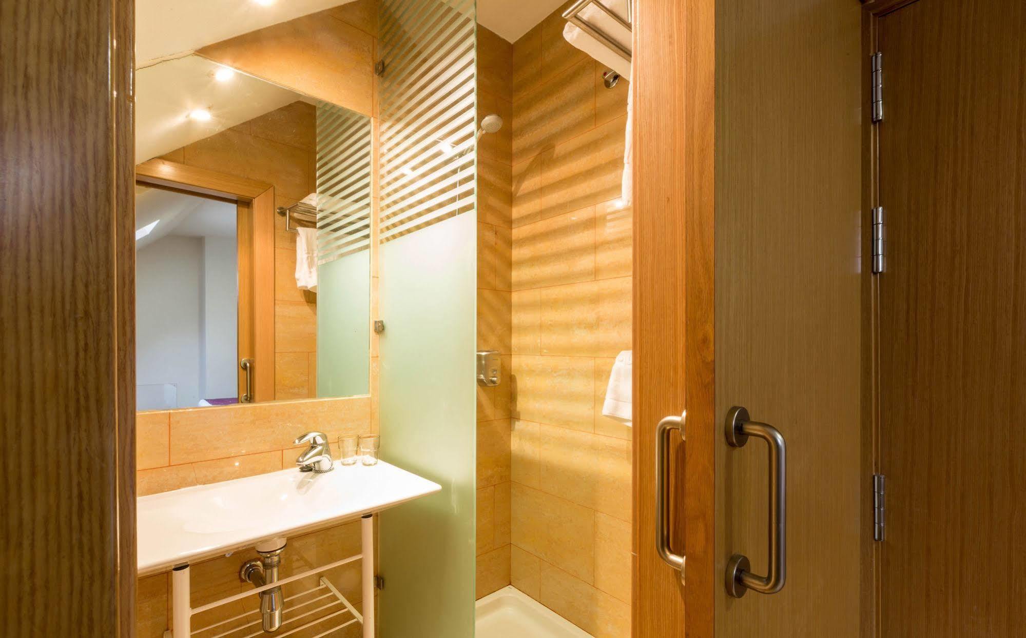 Di' Carlo Hotel Madrid Luaran gambar